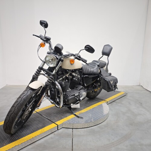 XL 883N 2022 Iron 883™ thumb 2