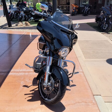FLHXS 2017 Street Glide® Special thumb 2