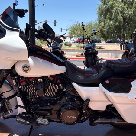 FLHXSE 2021 CVO™ Street Glide® thumb 2
