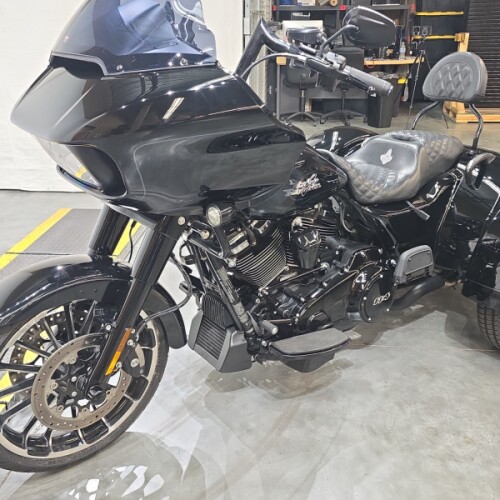 FLTRT 2024 Road Glide 3 thumb 2