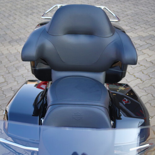 2025 Harley-Davidson® Street Glide™ Ultra Vivid Black thumb 1