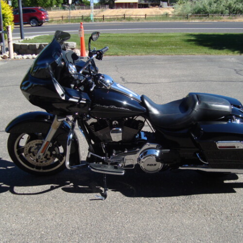 2012 Harley-Davidson® Road Glide® Custom Vivid Black thumb 0