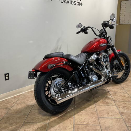 2026 Harley-Davidson® Street Bob® Brilliant Red Chrome Laced Wheels FXBB thumb 0