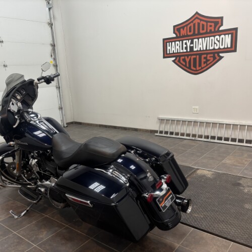 2020 Harley-Davidson® Street Glide® Midnight Blue thumb 1