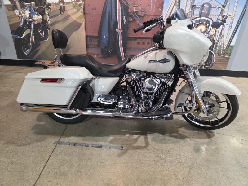 FLHX 2022 Street Glide®