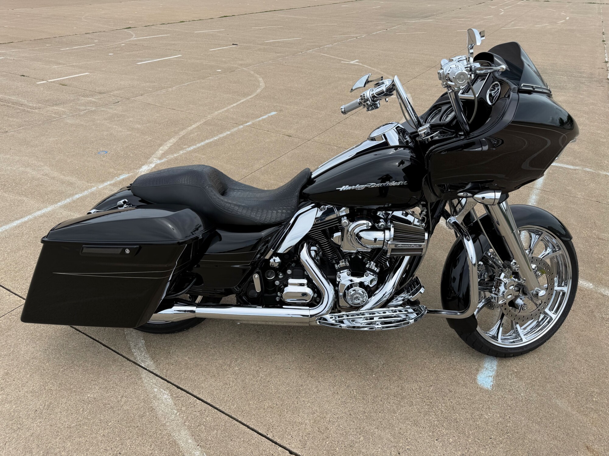 2015 Harley-Davidson® Road Glide® Special Vivid Black