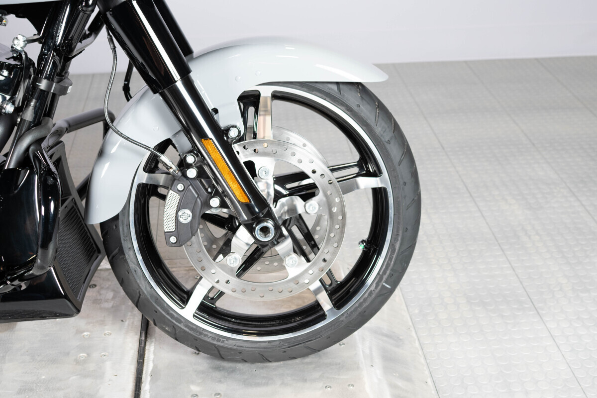 2026 Harley-Davidson® Road Glide™ FLTRX, photo 19