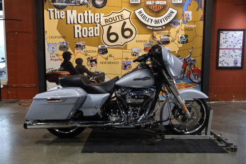 FLHX 2023 Street Glide®
