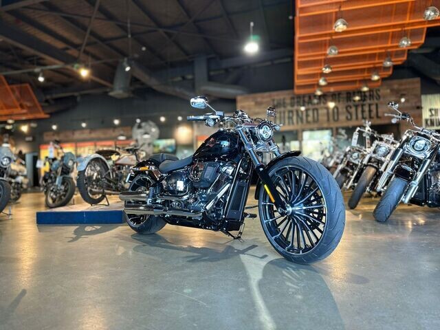 MY25 Harley-Davidson Softail Breakout 117 w/ABS (FXBR) Midnight Firestorm
