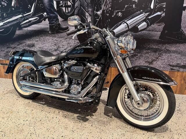 2017 Harley-Davidson® Deluxe