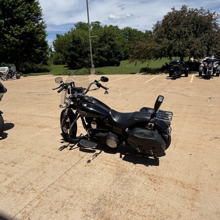 2013 Harley-Davidson® Street Bob® Midnight Blue thumb 1