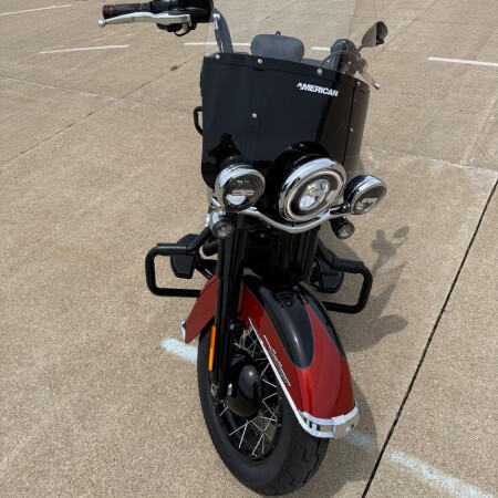 2025 Harley-Davidson® Heritage Classic Whiskey Fire / Vivid Black w/Laced Wheels thumb 2