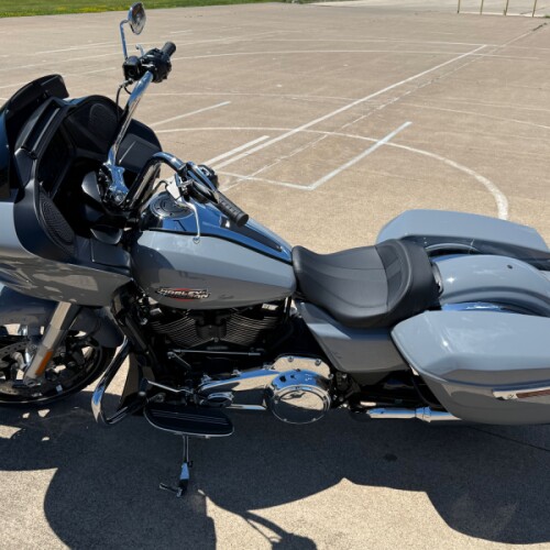 2026 Harley-Davidson® Road Glide® Dark Billiard Gray Chrome Trim thumb 0