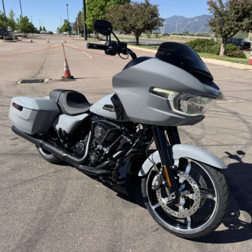 2026 Harley-Davidson® Road Glide® thumb 3