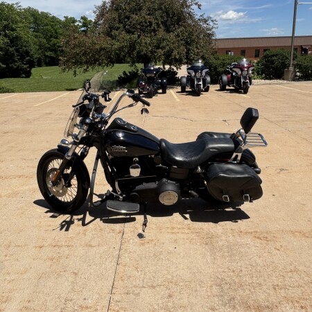 2013 Harley-Davidson® Street Bob® Midnight Blue thumb 0