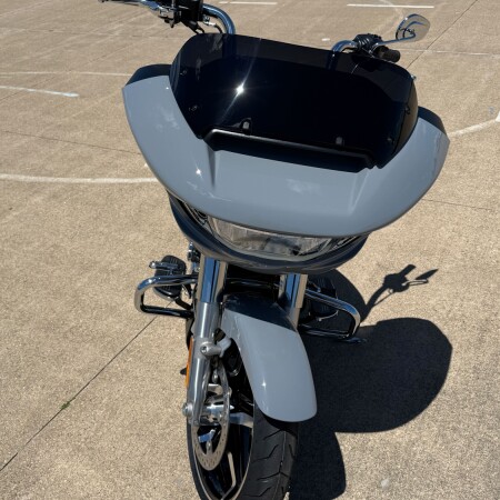 2026 Harley-Davidson® Road Glide® Dark Billiard Gray Chrome Trim thumb 2