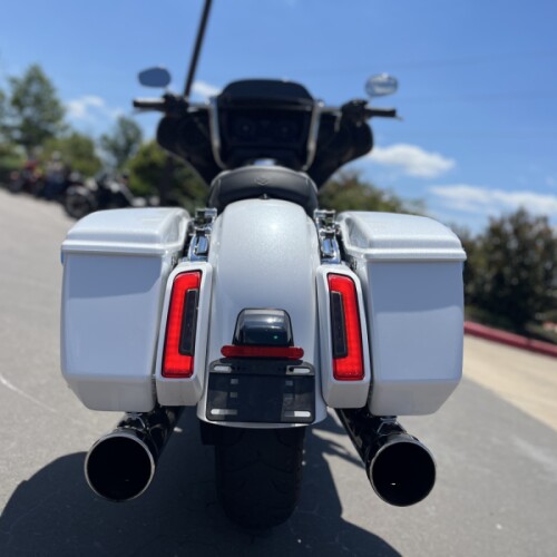 2024 Harley-Davidson® FLHX Street Glide® White Onyx Pearl 640605 thumb 1