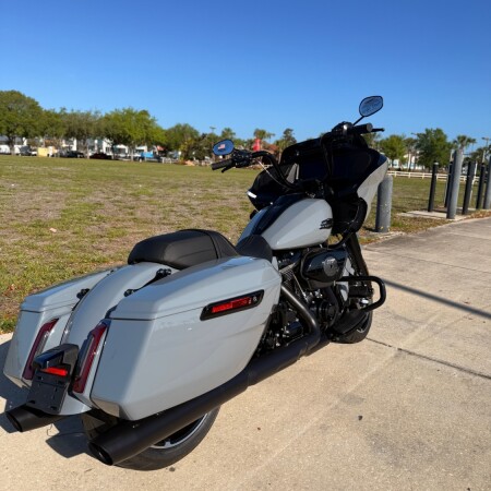 FLTRX 2026 Road Glide® thumb 3
