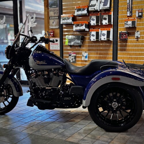 2023 Harley-Davidson® Freewheeler® Bright Billiard Blue/Billiard Gray thumb 3