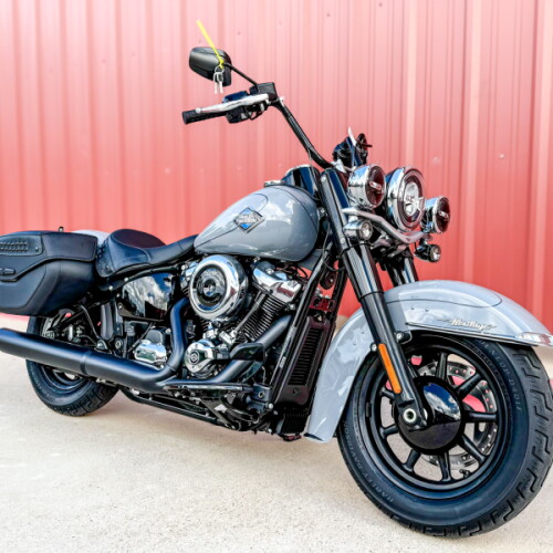 2026 Harley-Davidson® Heritage Classic® FLHC thumb 2