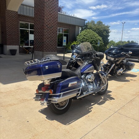 2007 Harley-Davidson® Electra Glide® Classic BLUE/SILVER thumb 2