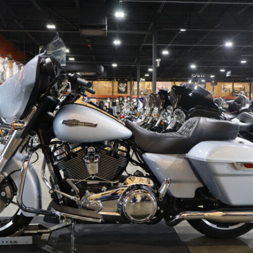 FLHX 2023 Street Glide® thumb 3