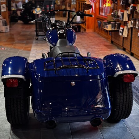 2023 Harley-Davidson® Freewheeler® Bright Billiard Blue/Billiard Gray thumb 1