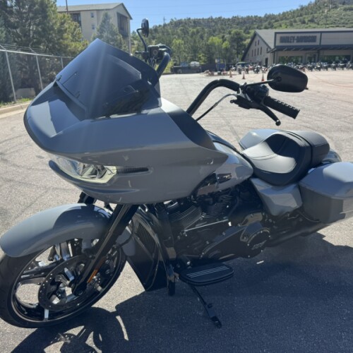 2026 Harley-Davidson® Road Glide® thumb 1