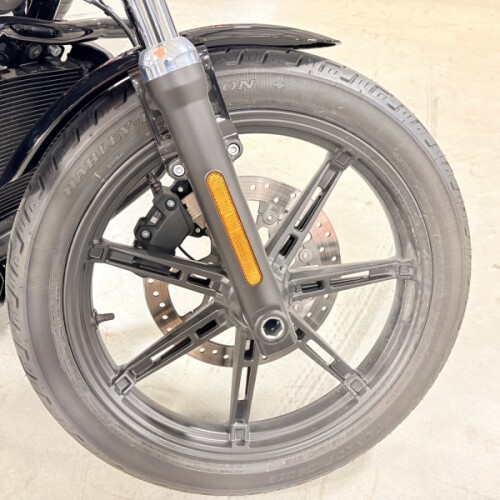 2025 RH975 Harley-Davidson® Nightster® Vivid Black thumb 2