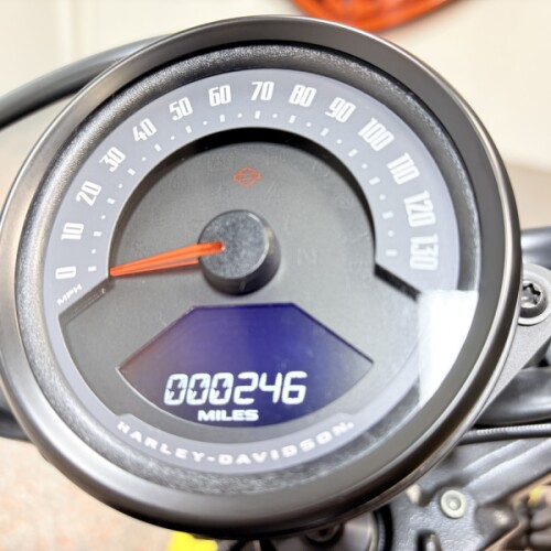 2025 RH975 Harley-Davidson® Nightster® Vivid Black thumb 1