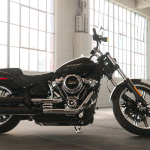 2019 Harley-Davidson® Breakout® thumb 3