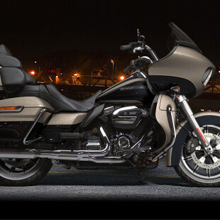 2018 FLTRU Harley-Davidson® Road Glide® Ultra Silver Fortune/Black Tempest thumb 0