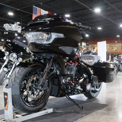 FLTRXSTSE 2024 CVO™ Road Glide® ST thumb 1