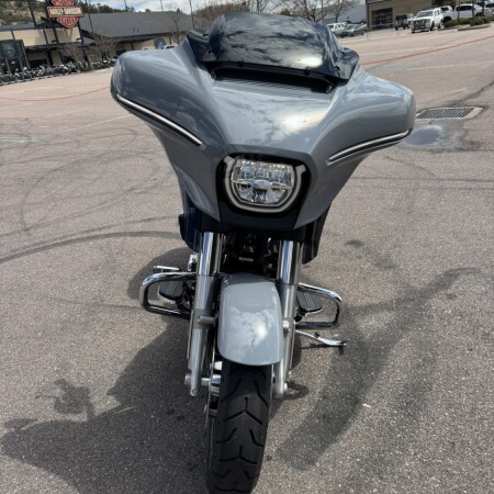 2026 Harley-Davidson® Street Glide® Solo thumb 2