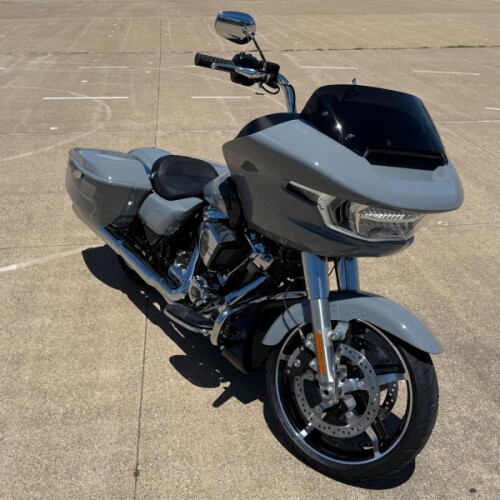 2026 Harley-Davidson® Road Glide® Dark Billiard Gray Chrome Trim thumb 3