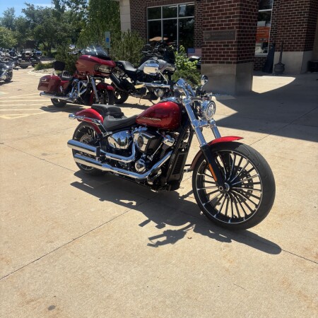 Harley-Davidson® Breakout™ 2025 FXBR BRILLIANT RED thumb 3