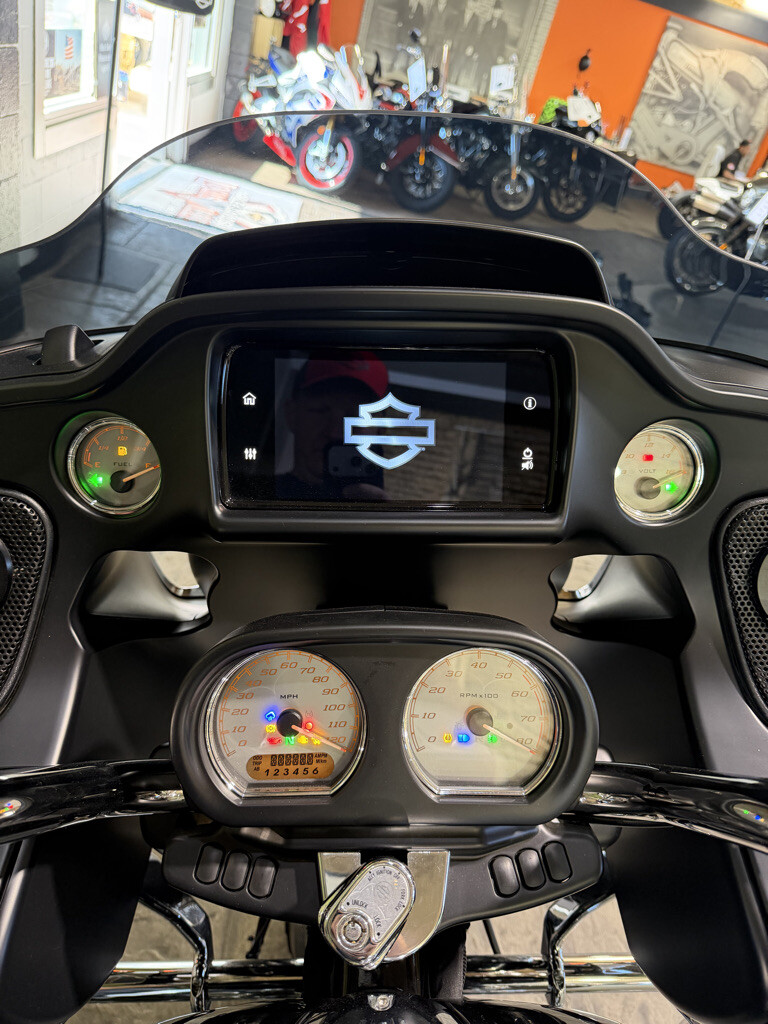 2023 Harley-Davidson® Road Glide® No Gimmicks, No Hidden Fees, photo 18