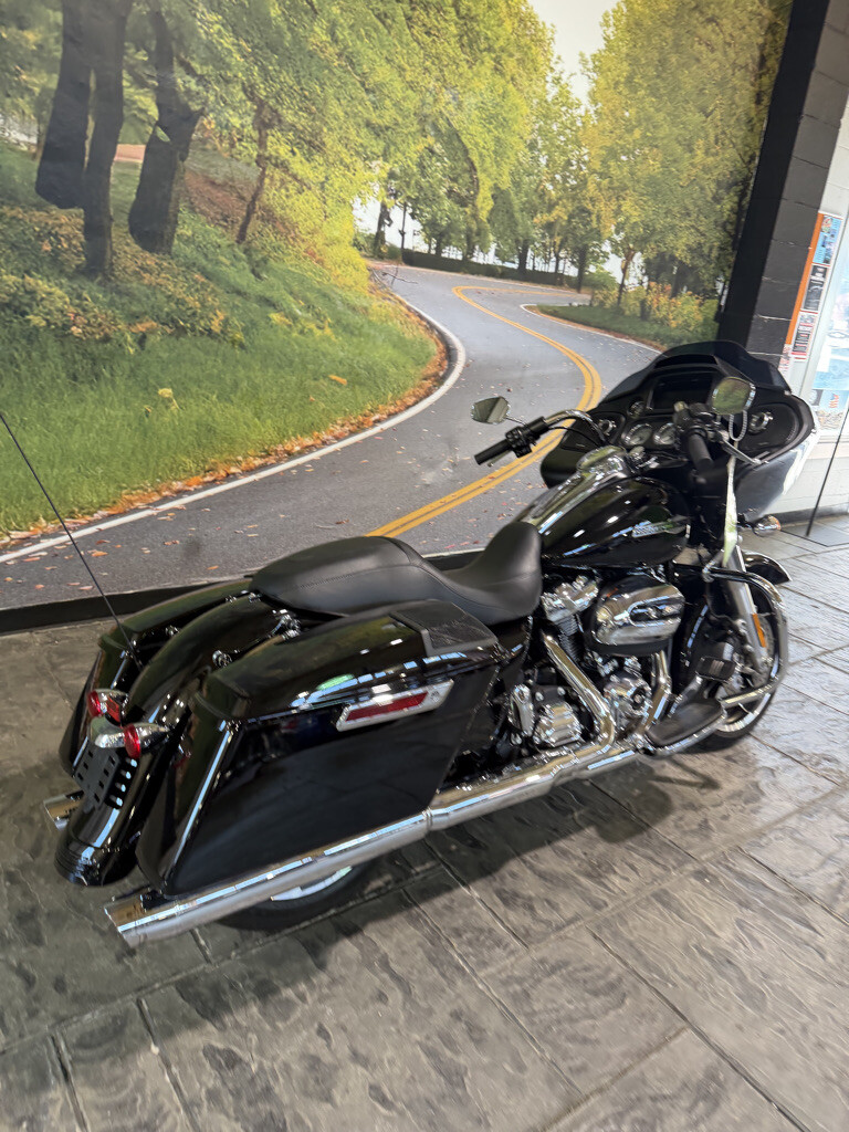 2023 Harley-Davidson® Road Glide® No Gimmicks, No Hidden Fees, photo 25