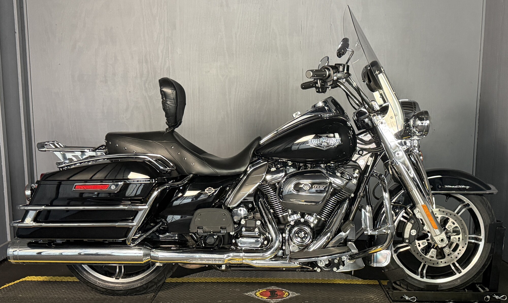 2021 Harley-Davidson Road King  FLHR  BLACK
