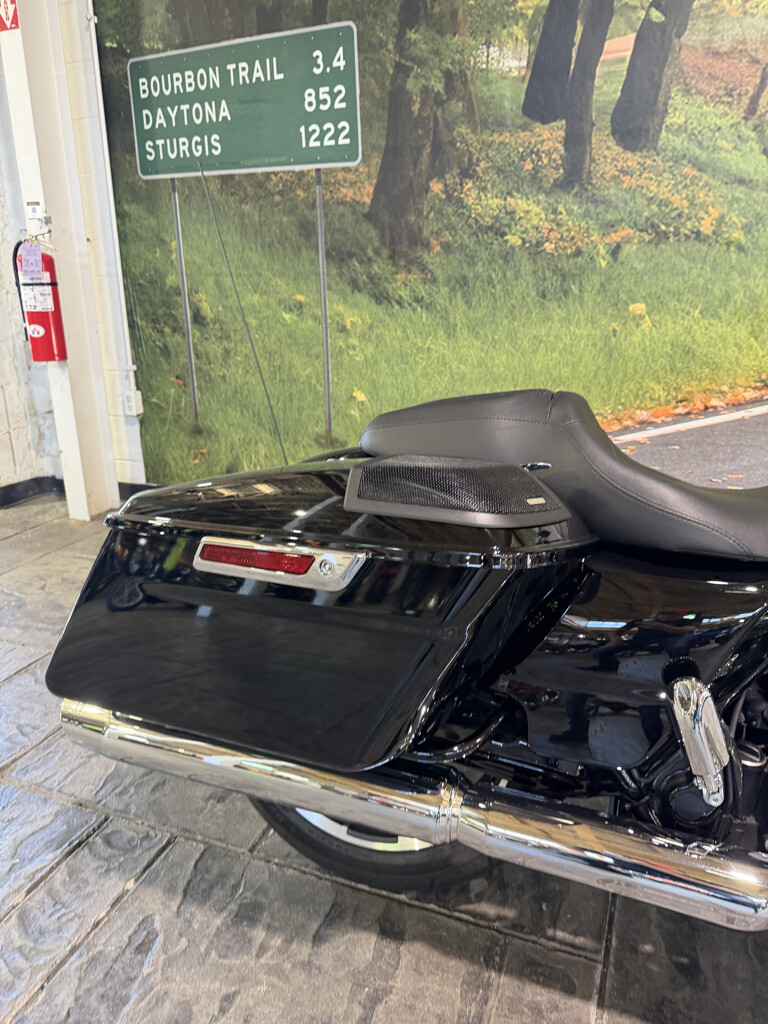 2023 Harley-Davidson® Road Glide® No Gimmicks, No Hidden Fees, photo 5