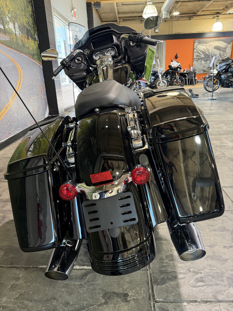2023 Harley-Davidson® Road Glide® No Gimmicks, No Hidden Fees, photo 23