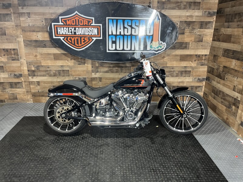 2023 Harley-Davidson® Breakout™ Vivid Black