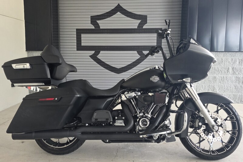 2022 Harley-Davidson® Road Glide® Special Black Denim