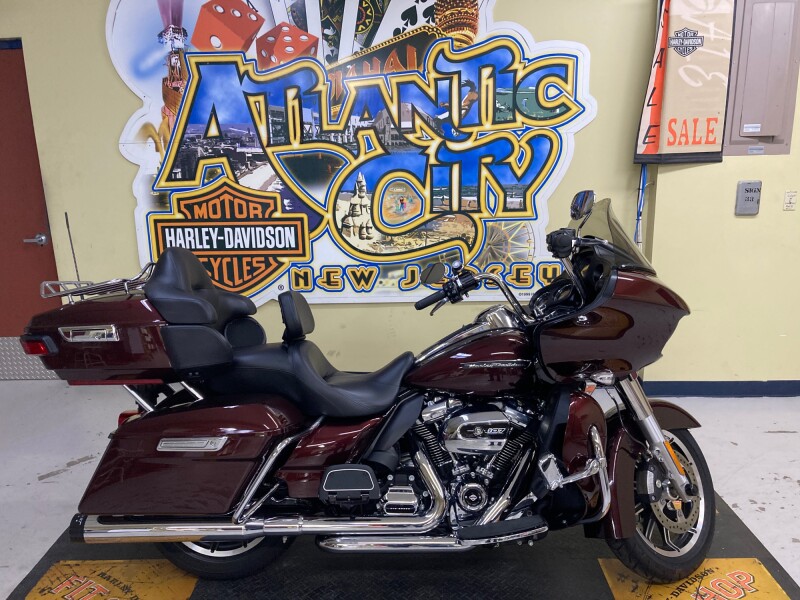 2018 Harley-Davidson® Road Glide® Ultra Twisted Cherry FLTRU