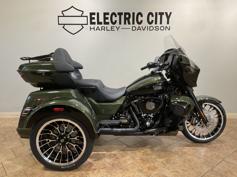 2026 Harley-Davidson® Street Glide 3 Limited Olive Steel Metallic / Vivid Black Black Trim  FLHLT