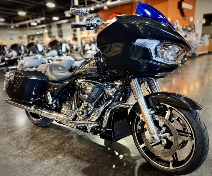 2026 Harley-Davidson® Road Glide® Midnight Ember