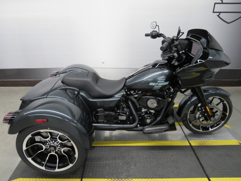FLTRT 2026 Road Glide 3