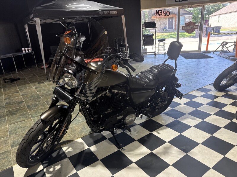 XL 883N 2021 Iron 883™