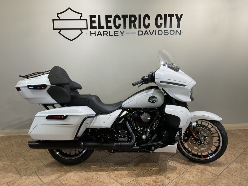 2026 Harley-Davidson® Street Glide Limited White Onyx Pearl Black Trim  FLHXL
