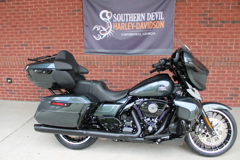 2026 Harley-Davidson® Street Glide Limited Iron Horse Metallic Black Trim